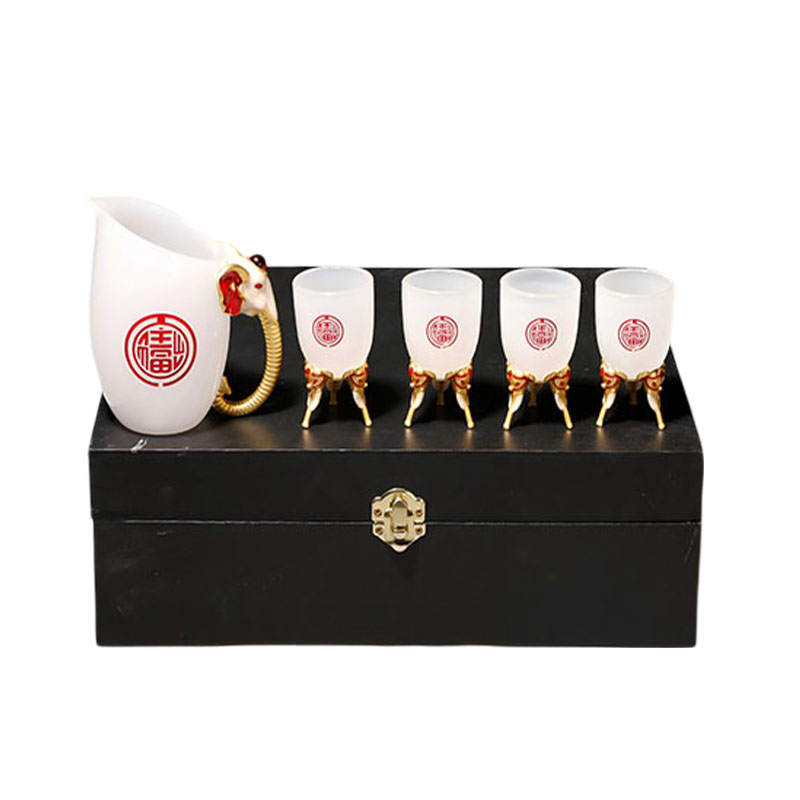 How to enhance the aesthetics and durability of zinc alloy wine glass through surface treatment?